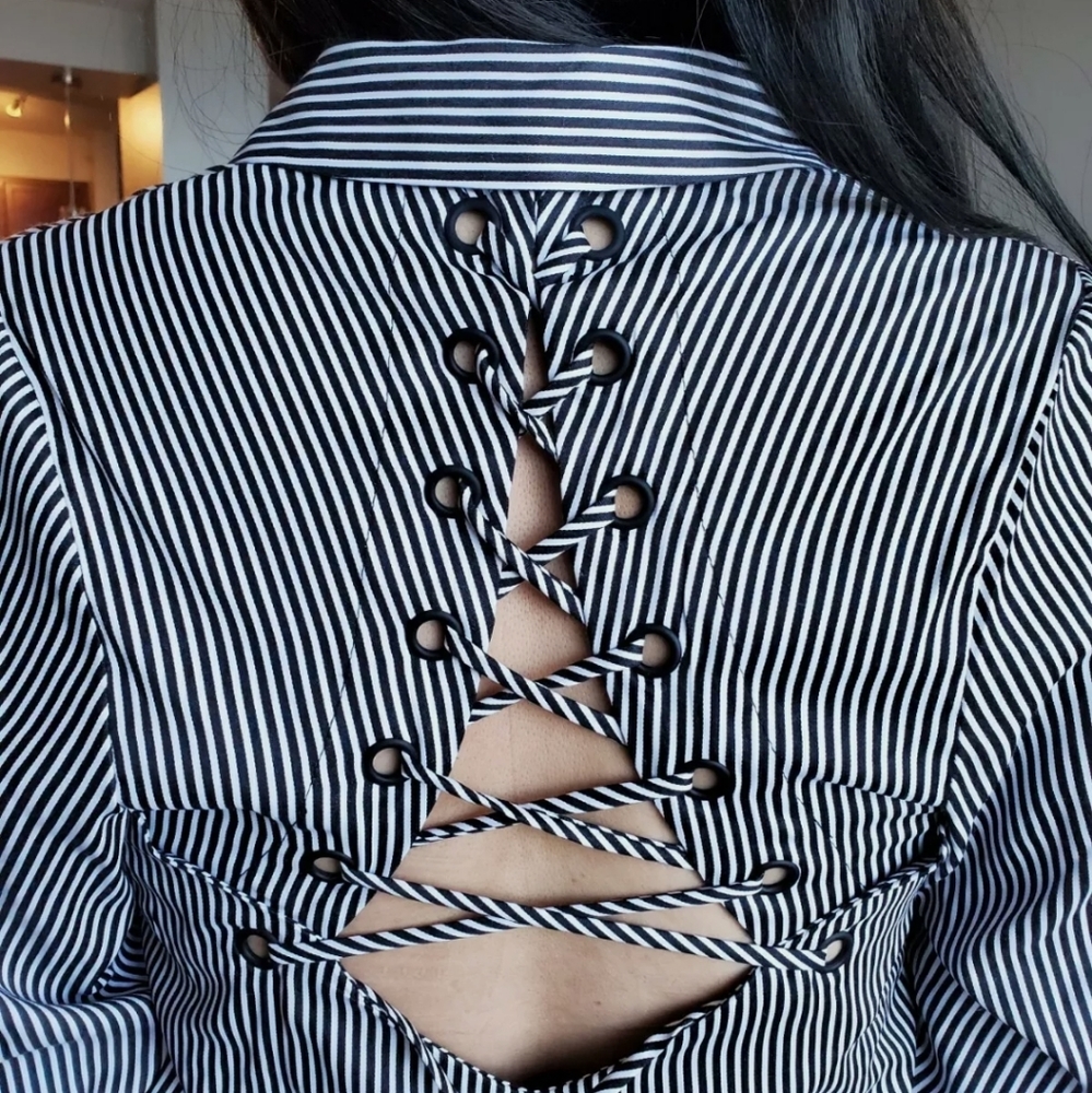 *NWT* Kendall and Kylie Tunic. Open back.